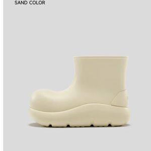 BEYS  non-sneaker Clown shoes Platformsoled ankle boots size 6.5